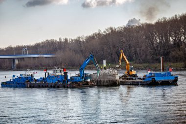 Eski Köprü 'nün Sökülmesi, Bratislava, Slovakya