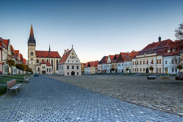 斯洛伐克Bardejov市政厅圣埃斯吉迪乌斯大教堂市政厅广场 — 图库照片