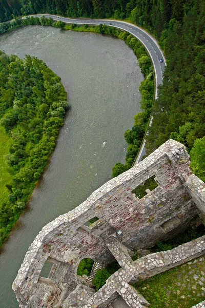 Руїни Замку Стресно Словаччина Річка Словаччина — стокове фото