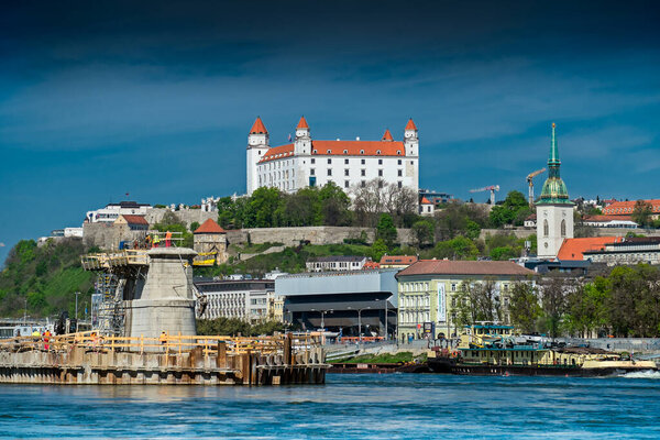 Строительство нового моста - Братислава, Словакия.