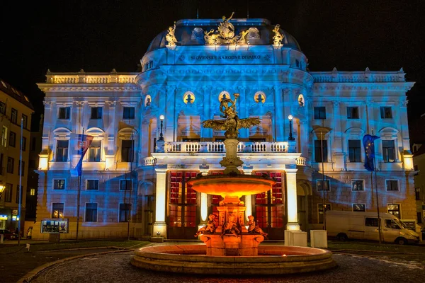 Slovakiska Nationalteatern Historisk Byggnad Kväll Bratislava Slovakien — Stockfoto