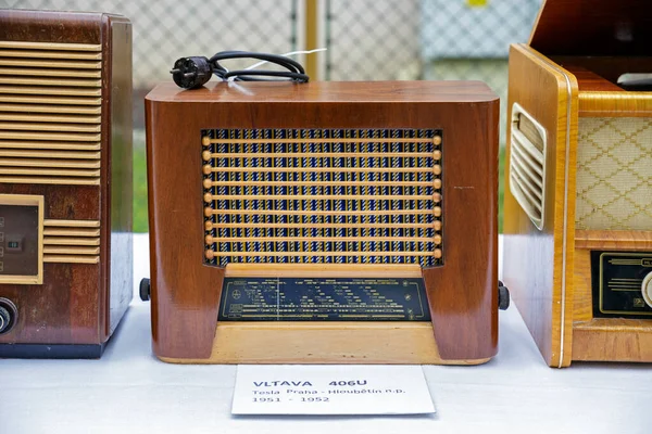 Выставка Старые Радиоприемники Bzince Javorinou Словакия Старинные Инструменты — стоковое фото