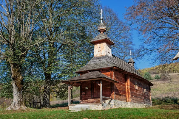 ヤロヴァ 木造ギリシャカトリック 聖ジョージ教会 スロバキア — ストック写真
