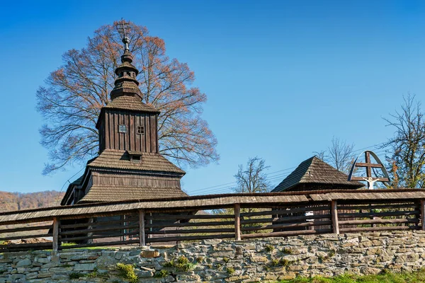 Rusky Potok Drewniany Kościół Michała Archanioła Słowacja Drewniany Świątynia Kościół — Zdjęcie stockowe
