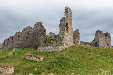 Branc kalesi harabeleri, Slovakya, taşlar, duvarlar.