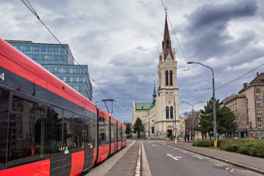 Bratislava 'daki St. Florian Meydanı, Katolik Kilisesi Blumental, Slovakya, Dell Binası.