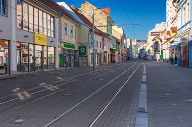 Coronavirus, Obchodna Caddesi, Castle, Bratislava, Slovakya yüzünden bomboş şehir.