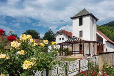 Sipkov, Slovakya 'daki Katolik yeni kilisesi.