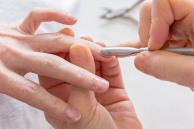 Manikür, tırnak tedavisi, pedikür, tırnak tedavisi.