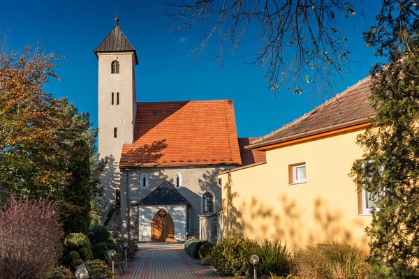 Grinava, Pezinok, Slovakya 'daki Aziz Zigmund Kilisesi.