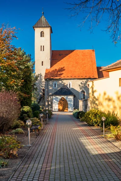 Grinava, Pezinok, Slovakya 'daki Aziz Zigmund Kilisesi.