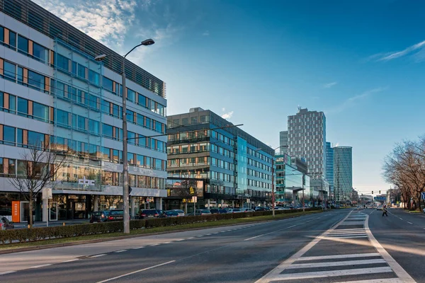 Bratislava 'daki Karadzicova Caddesi, yeni inşaat, Slovakya.