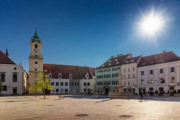 Leere Stadt Wegen Coronavirus Hauptplatz Altes Rathaus Rolandbrunnen Bratislava Slowakei — Stockfoto