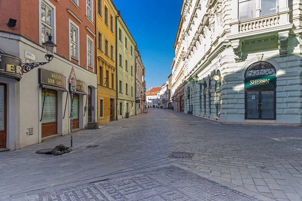 Prázdné Město Kvůli Koronaviru Panská Ulice Socha Cumil Korzo Bratislava — Stock fotografie