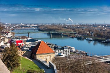 Bratislava, Slovakya, Tuna Nehri 'nin genel manzarası.