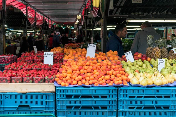 Venta Fruta Mercado Mileticova Bratislava Eslovaquia —  Fotos de Stock