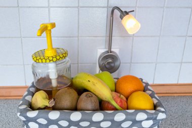 Meyveli, besin kaynaklı, koronavirüslü, yiyecekli, meyveli.