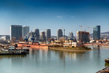 Kış limanı, transhipment, Bratislava, Mlynske nivy, Slovakya.