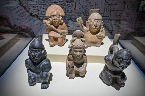 Воины Мохе, выставка сокровищ инков в Братиславе, Словакия.