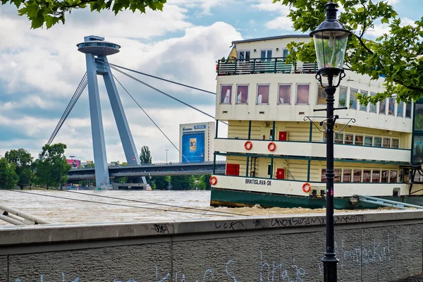 Hochwasser Bratislava 2013 Donau Snp Brücke Ufo Slowakei — Stockfoto