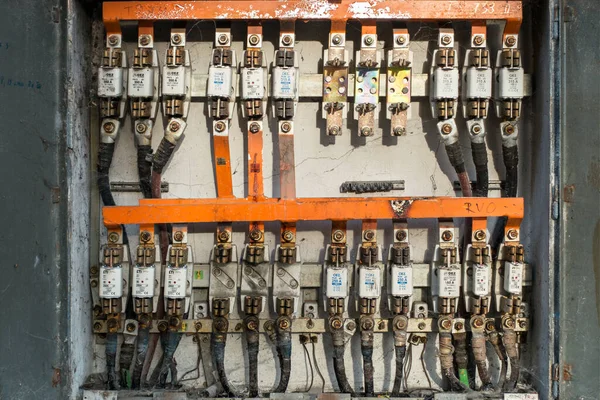 Elektrik bağlantı kutusu, santral, elektrik, sigortalar.