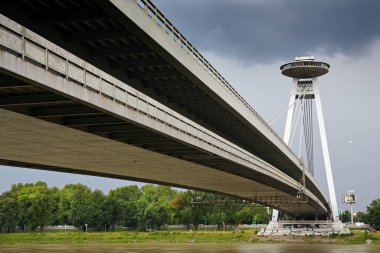 Modern köprü SNP, Bratislava, Slovakya.