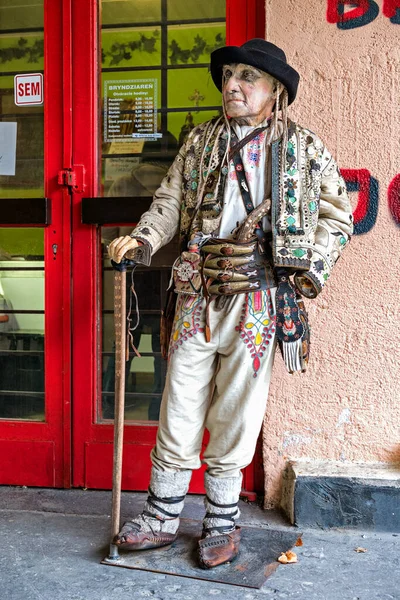 Statue Slovak Man Costume Bratislava Slovakia — Stock Photo, Image