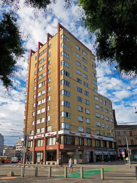 Manderla Building Grand Restaurant Bingo Herna Centrum Bratislava Slovensko — Stock fotografie