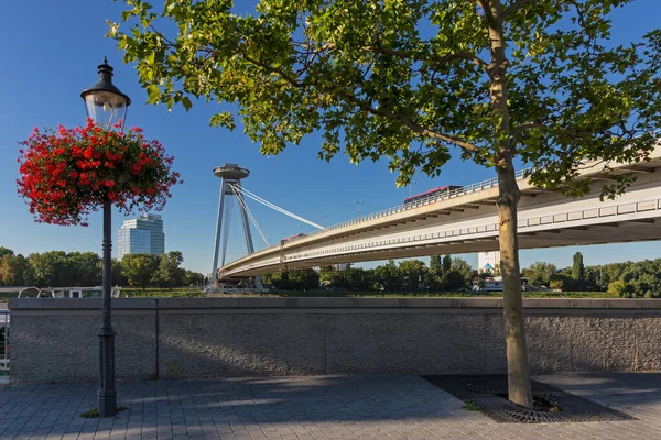 Puente Snp Sobre Danubio Bratislava Eslovaquia — Foto de Stock