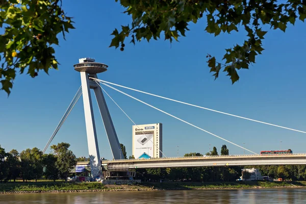 Puente Snp Sobre Danubio Bratislava Eslovaquia — Foto de Stock