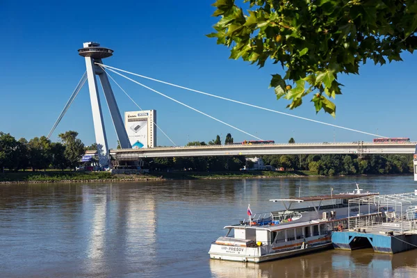 Puente Snp Sobre Danubio Bratislava Eslovaquia — Foto de Stock