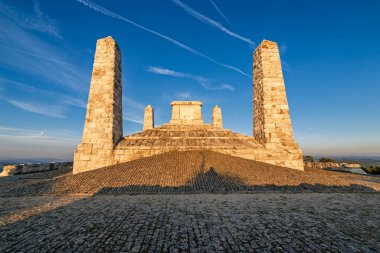 Bradlo, Memorial, Milan Rastislav Stefanik, Brezova podu Bradlom, Slovakya