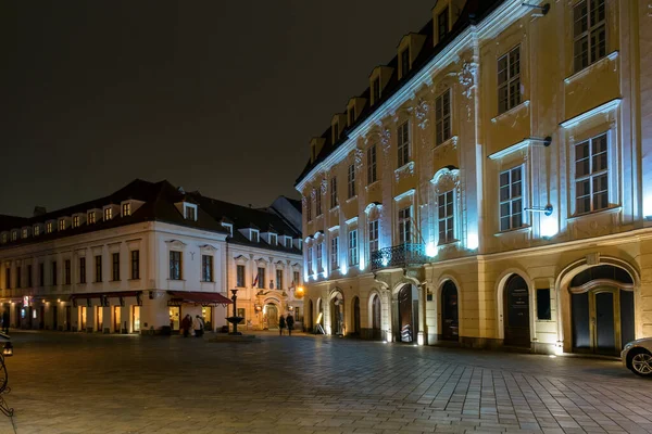 Night Street Erddy Palace Bratislava Slovakia — Stock Photo, Image