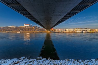 Köprü SNP, Bratislava, Slovakya, Tuna