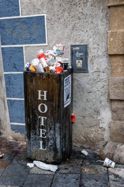 Çöp sepeti, Bratislava, Slovakya