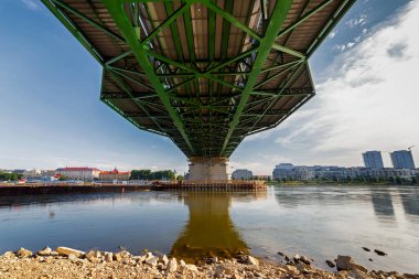 Yeni bir köprünün inşası, Bratislava, Slovakya.