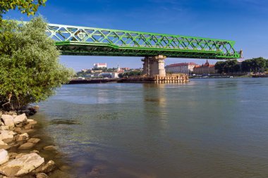 Yeni bir köprünün inşası, Bratislava, Slovakya.