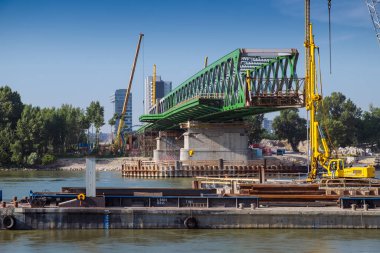 Yeni bir köprünün inşası, Bratislava, Slovakya.