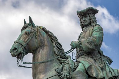 Viyana 'daki Maria Theresa Anıtı, Khevenhller, Avusturya