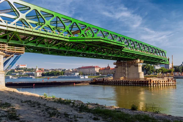 Yeni bir köprünün inşası, Bratislava, Slovakya.