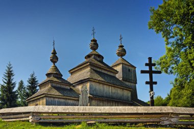 Aziz Niklas Kilisesi (Cerkov, Cerkva, Aziz Niklas), tahta Katolik kilisesi, Bizans töreni, köy, Bodruzal, Slovakya, UNESCO.
