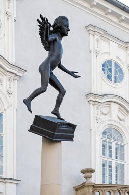 Kanatlı Mozart Heykeli, yazar Kurt Gebauer, Brno, Çek Cumhuriyeti.