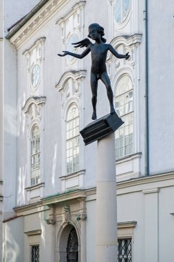 Kanatlı Mozart Heykeli, yazar Kurt Gebauer, Brno, Çek Cumhuriyeti.