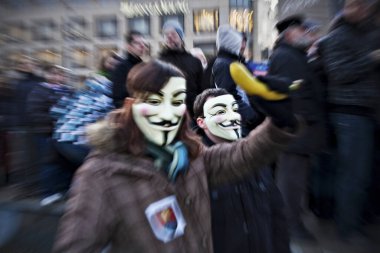 2012, Slovakya yolsuzluklara karşı Bratislava 'daki Başkanlık Sarayı önünde goril protestosu.