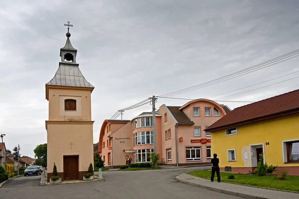 Iglesia Plaza Bezmerov República Checa — Foto de Stock