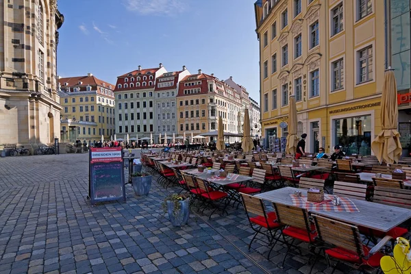 德累斯顿 德国广场上的咖啡馆 — 图库照片