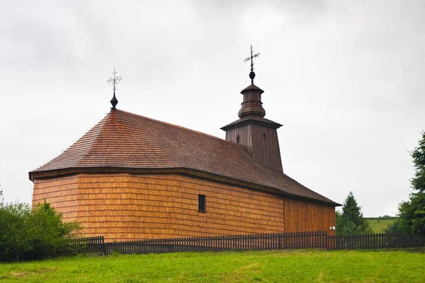ギリシャカトリック聖ルカ木造教会 木造教会 クリブ スロバキア — ストック写真