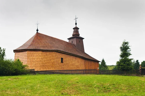 ギリシャカトリック聖ルカ木造教会 木造教会 クリブ スロバキア — ストック写真