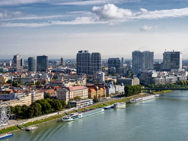 Нова Конструкція Млінске Ніві Панорама Братислава Словаччина — стокове фото