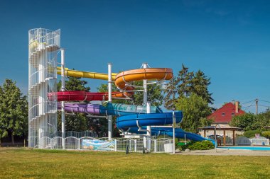 Senec, Slovakya 'daki Sunny Gölü' nde su kaydırağı.